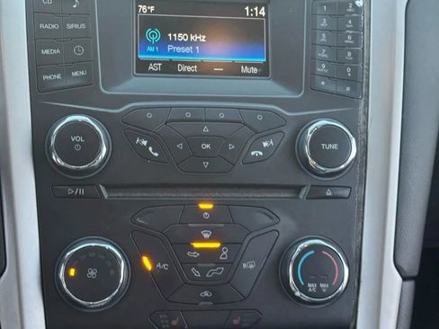 Used 2015 Ford Fusion SE w/ Equipment Group 202A FWD image 15