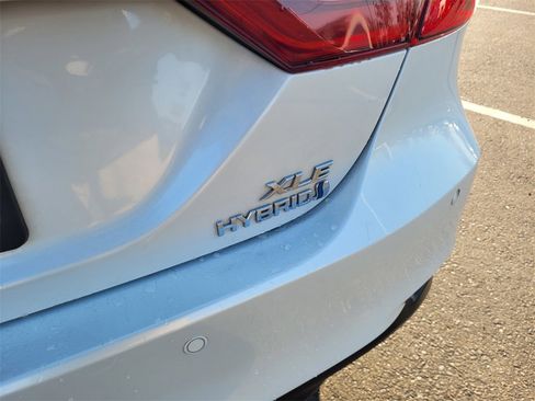 Used 2021 Toyota Camry XLE image 6