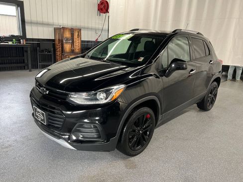 Used 2020 Chevrolet Trax LT w/ Redline Edition AWD/4WD image 1