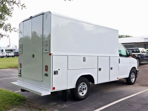 New 2025 GMC Savana 3500 w/ Power Convenience Package image 4