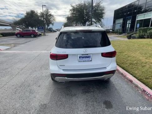 Used 2023 Mercedes-Benz GLB 250 w/ Premium Package image 9