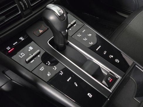 Used 2022 Porsche Macan S AWD/4WD image 30