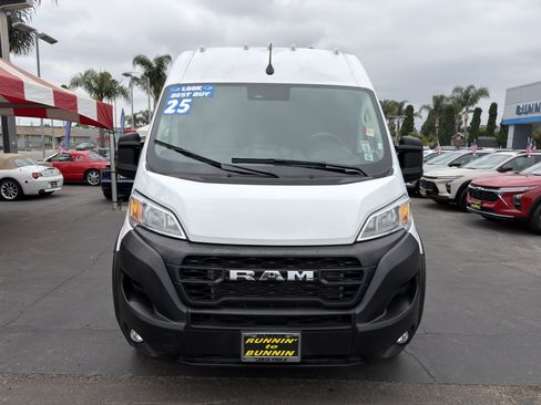 Used 2025 RAM ProMaster 2500 w/ Convenience Group FWD image 3