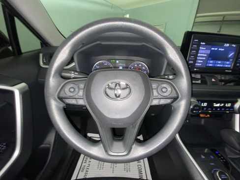 Used 2022 Toyota RAV4 XLE w/ Convenience Package AWD/4WD image 14