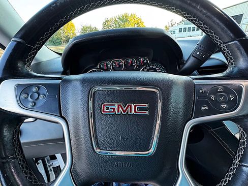 Used 2019 GMC Yukon XL SLE image 20