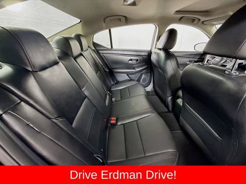 Used 2025 Nissan Sentra SR w/ SR Premium Package FWD image 28
