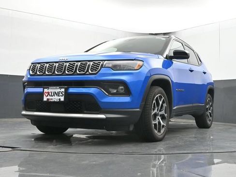 Used 2025 Jeep Compass Limited AWD/4WD image 47
