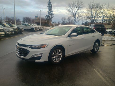 Used 2020 Chevrolet Malibu LT image 3