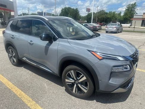 Used 2021 Nissan Rogue Platinum FWD image 2