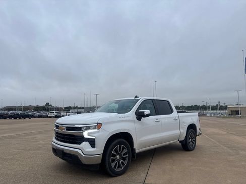 Used 2025 Chevrolet Silverado 1500 LT w/ Safety Package RWD image 10