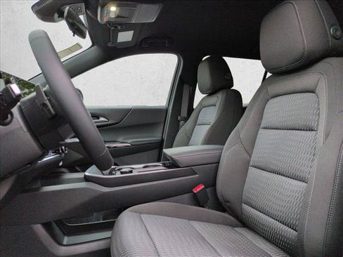 New 2026 Chevrolet Equinox LT w/ Midnight Edition FWD image 4