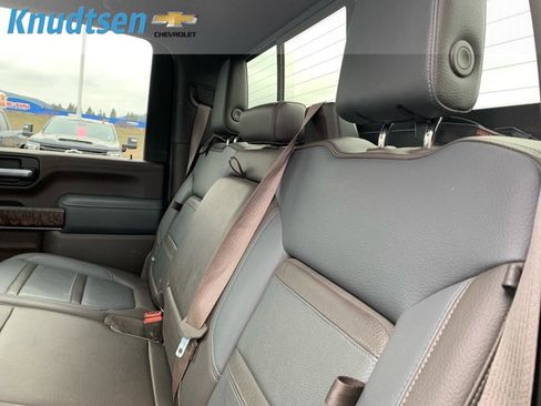 Used 2021 GMC Sierra 3500 Denali w/ Denali Ultimate Package image 17