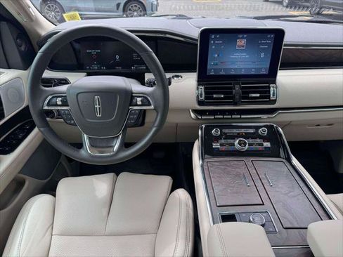 Used 2020 Lincoln Navigator Reserve w/ Luxury Package AWD/4WD image 19