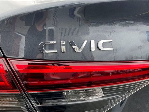 Used 2023 Honda Civic Sport image 29