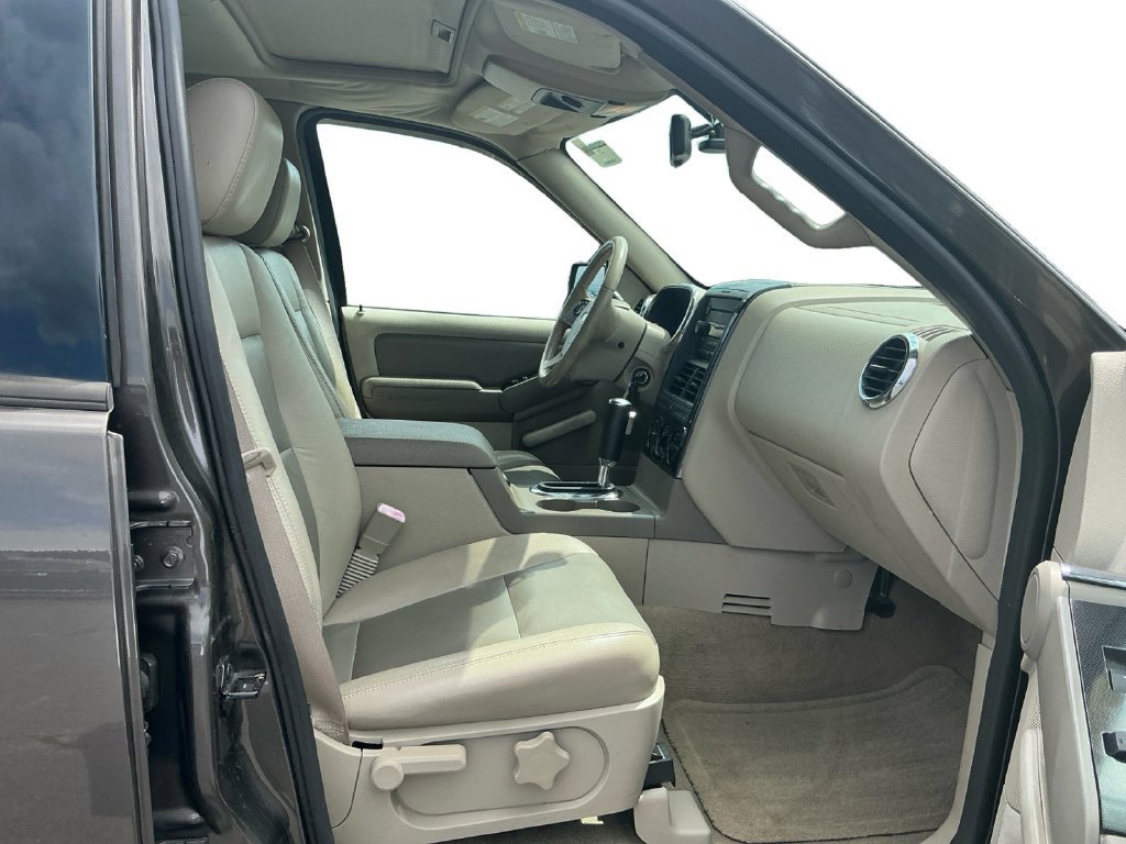 Used 2006 Ford Explorer XLT RWD image 22