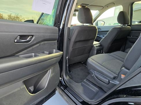 Used 2024 Nissan Pathfinder SV image 21