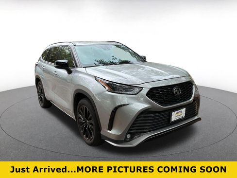 Used 2024 Toyota Highlander XSE image 1