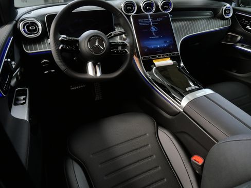 New 2026 Mercedes-Benz GLC 300 4MATIC image 2