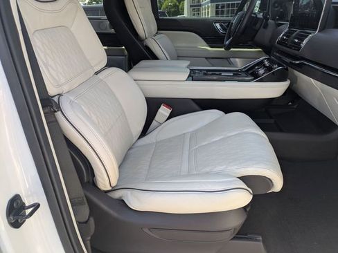 Certified 2024 Lincoln Navigator Black Label AWD/4WD image 31