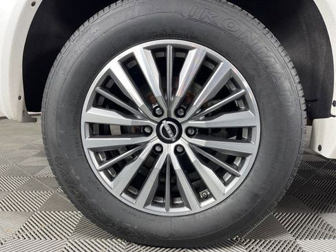 Used 2023 Nissan Armada SL image 12