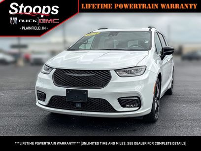 Used 2025 Chrysler Pacifica Limited
