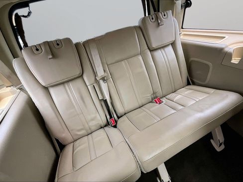 Used 2015 Lincoln Navigator 4WD w/ Equipment Group 101A Reserve image 19