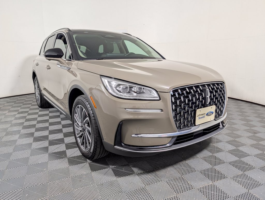 Used 2025 Lincoln Corsair Reserve AWD/4WD image 1