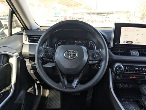 Used 2025 Toyota RAV4 XLE image 25