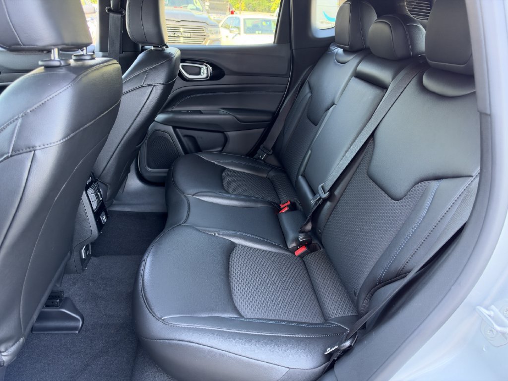 Used 2026 Jeep Compass Latitude AWD/4WD image 22