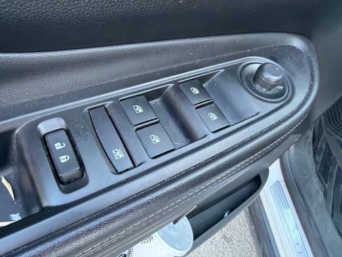Used 2018 Buick Encore Essence AWD/4WD image 18