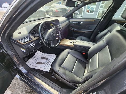 Used 2010 Mercedes-Benz E 350 4MATIC Sedan image 9