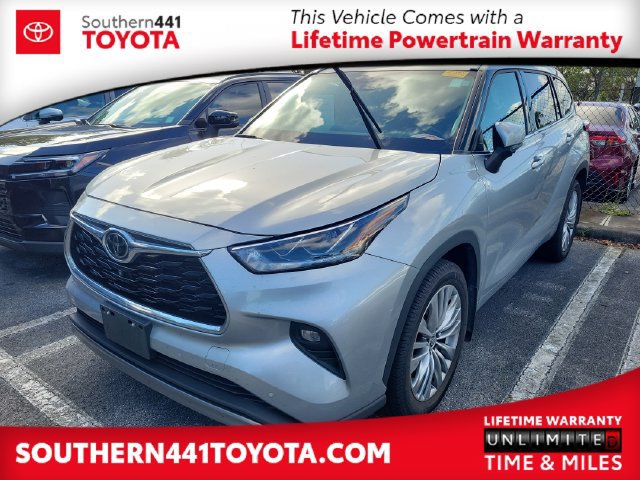 Used 2023 Toyota Highlander Platinum AWD/4WD image 1