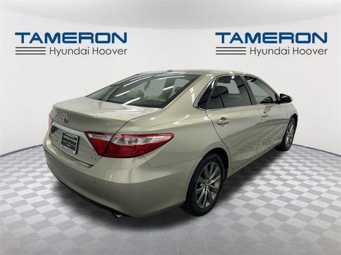 Used 2017 Toyota Camry XLE image 5
