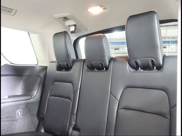 Used 2023 Nissan Pathfinder SL FWD image 11
