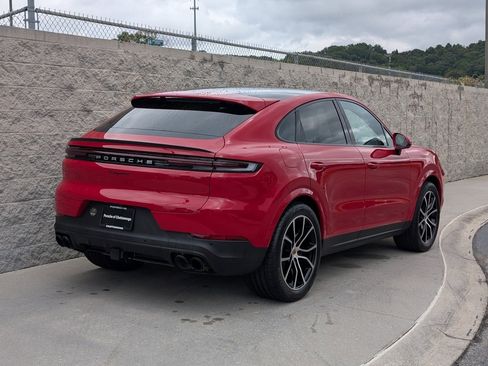 Certified 2025 Porsche Cayenne Coupe image 7