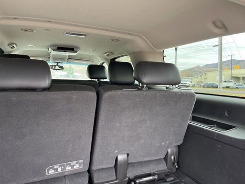 Used 2011 Chevrolet Suburban LT image 11