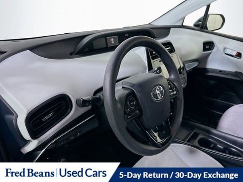 Used 2019 Toyota Prius LE image 10