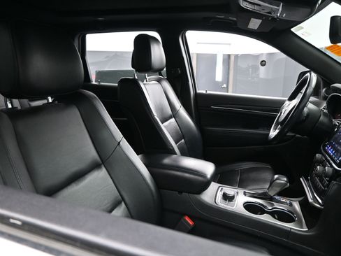 Used 2020 Jeep Grand Cherokee Limited w/ Luxury Group II image 21
