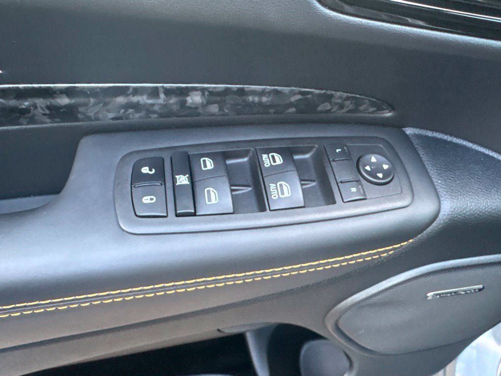 Used 2023 Dodge Durango R/T w/ Hemi Orange Plus Package AWD/4WD image 20