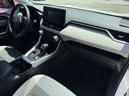 Used 2019 Toyota RAV4 XLE FWD image 17