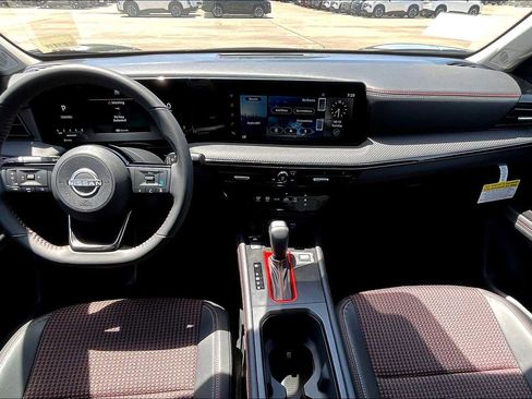 New 2025 Nissan Kicks SR image 5