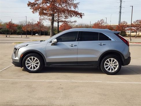 Used 2023 Cadillac XT4 Luxury w/ Cold Weather Package image 4