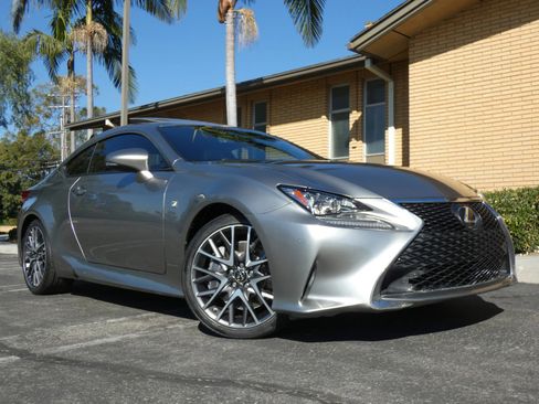 Used 2017 Lexus RC 200t image 5