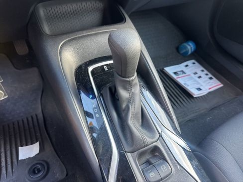 Used 2022 Toyota Corolla LE image 6