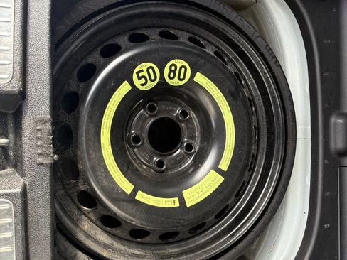 Used 2010 Mercedes-Benz GLK 350 4MATIC image 25