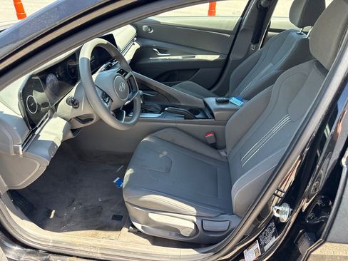 Used 2024 Hyundai Elantra SEL FWD image 10