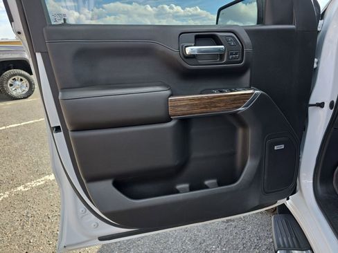 Used 2019 Chevrolet Silverado 1500 High Country w/ Technology Package AWD/4WD image 11