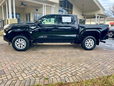 Used 2025 Toyota Tacoma SR5 image 2