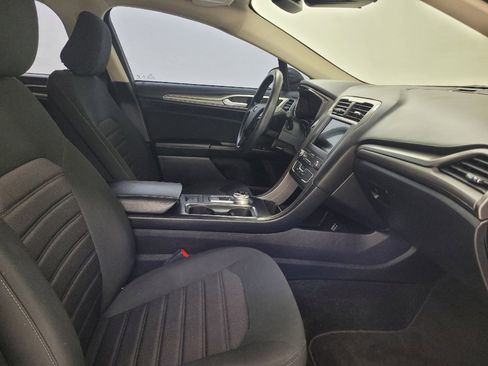 Used 2020 Ford Fusion SE FWD image 21