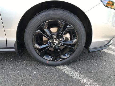 Certified 2025 Honda Accord SE image 5